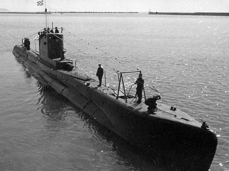 Военно-морские силы Латвии обнаружили возле берега подводную лодку РФ