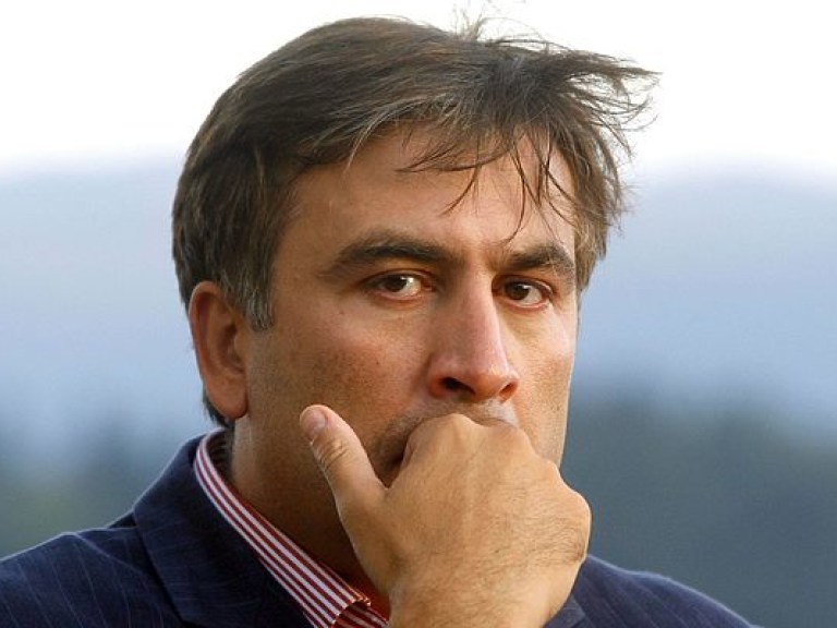 Саакашвили зарабатывает себе рейтинг популизмом, но до реальных действий не доходит – политолог