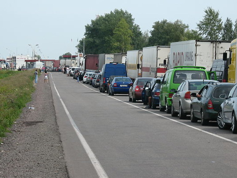 На украинско-польской границе в очереди застряли 1200 автомобилей &#8212; Госпогранслужба