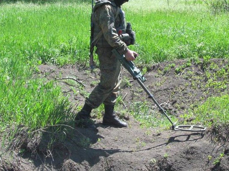 За неделю военные саперы на Донбассе обезвредили 335 взрывоопасных предметов