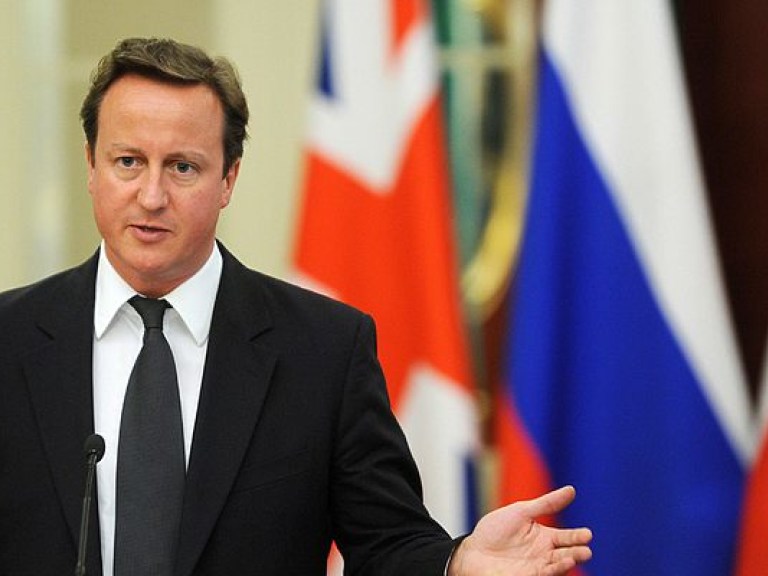 В Британии из-за офшорного скандала требуют отставки Кэмерона