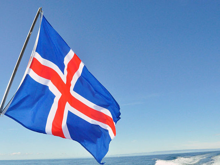 Министр финансов Исландии не уйдет в отставку вслед за премьером страны