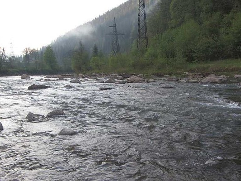 Синоптики предупредили о подъеме уровня воды на реках Карпат