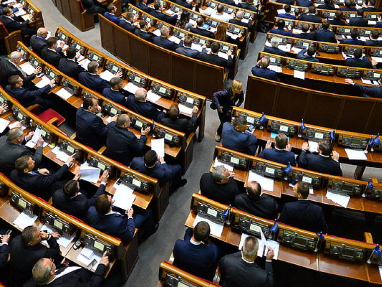 В парламентской коалиции уже больше 226 народных депутатов &#8212; Бурбак
