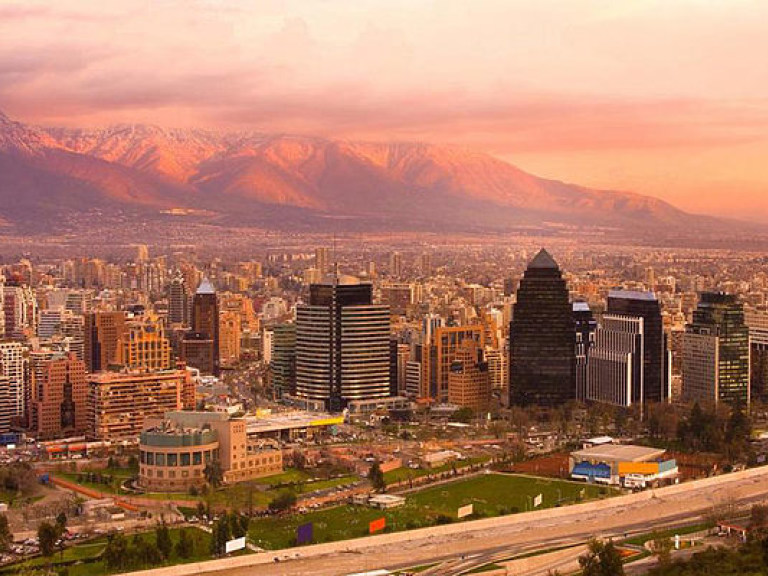 В столице Чили около 3 млн людей остались без питьевой воды