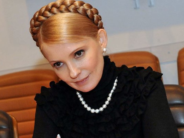 Тимошенко играет на опережение и критикует «папередников» вместо нового премьера – политолог