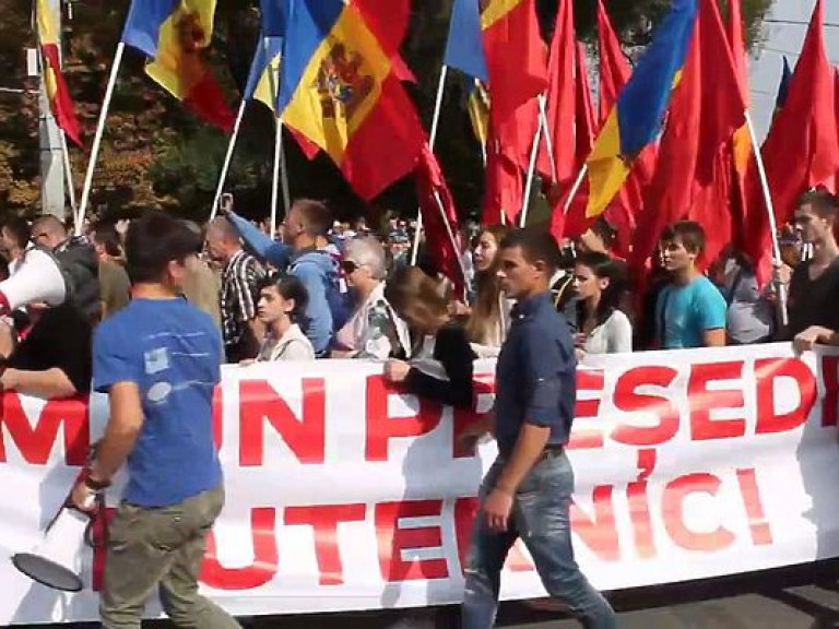 Митинг в Кишиневе закончился столкновениями (ВИДЕО)