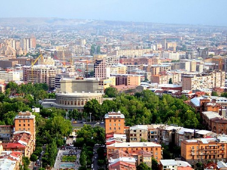 В Ереване произошел взрыв в автобусе, есть жертвы (ВИДЕО)