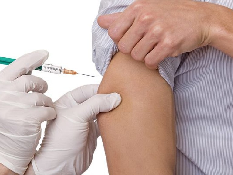 Делать прививки лучше утром — иммунологи