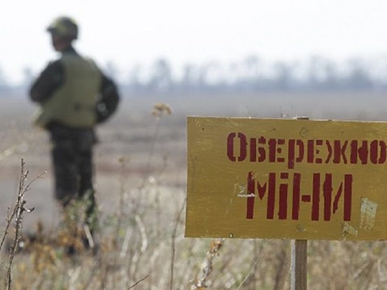 В Новобахмутовке на растяжке подорвался мирный житель, охранявший водоем