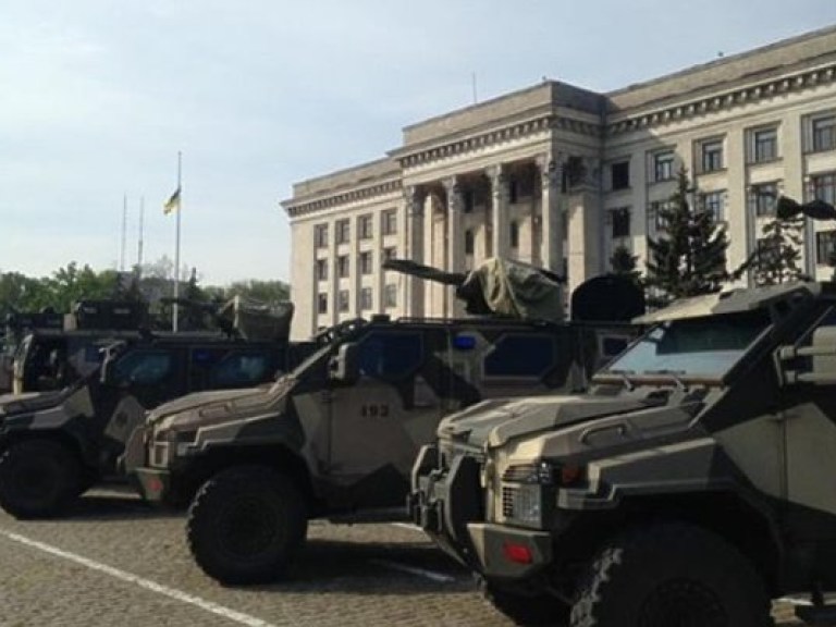 На Куликово поле в Одессе вывели военную технику (ФОТО)