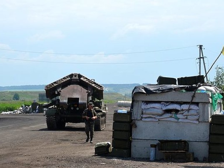 За минувшие сутки 13,5 тысячи человек пересекли пункты пропуска в зоне АТО