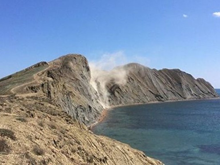 В Крыму произошло частичное разрушение мыса Хамелеон