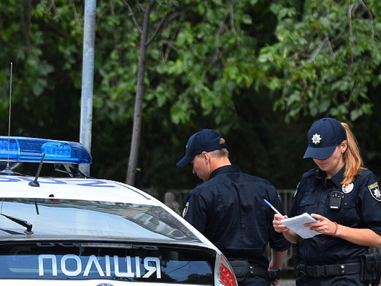 В Харькове водитель ВАЗ на встречке протаранил машину полиции (ФОТО)