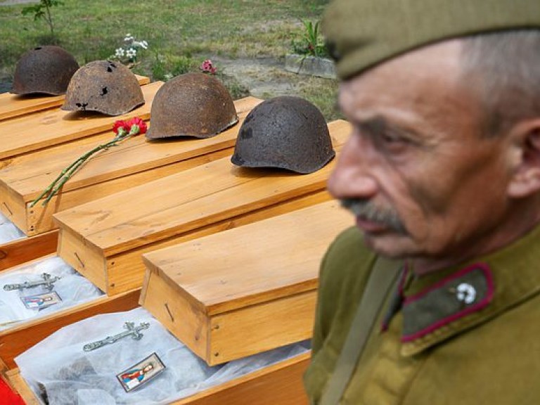 В Киевской области перезахоронили шестерых солдат Красной армии (ФОТО)