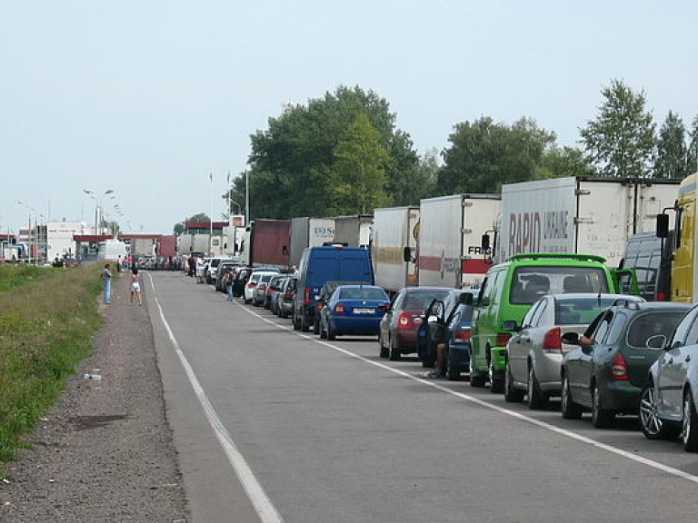 На границе с Польшей в очередях застряли 610 автомобилей &#8212; ГПСУ