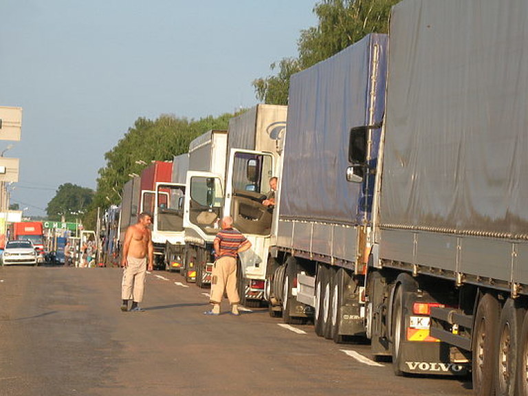 За минувшие сутки пункты пропуска в зоне АТО пересекло более 20 тыс. человек