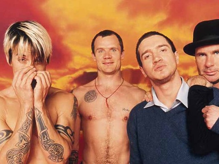 Солиста Red Hot Chili Peppers уложил на больничную койку кишечный грипп