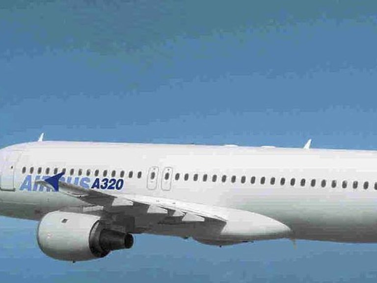 Самолет A320, летевший из Парижа в Каир, исчез с радаров (КАРТА)