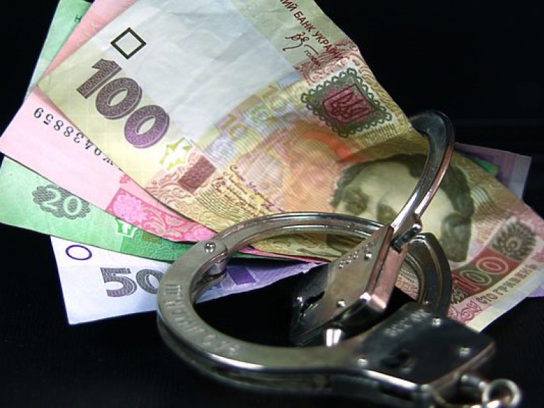 Херсонский прокурор попался на взятке в 25 тысяч долларов