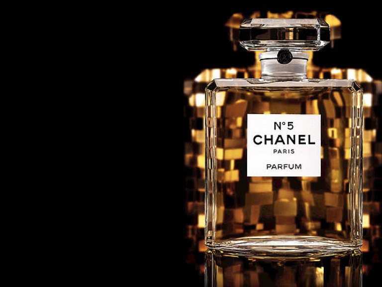 Лили-Роуз Депп стала лицом Chanel №5 (ФОТО)