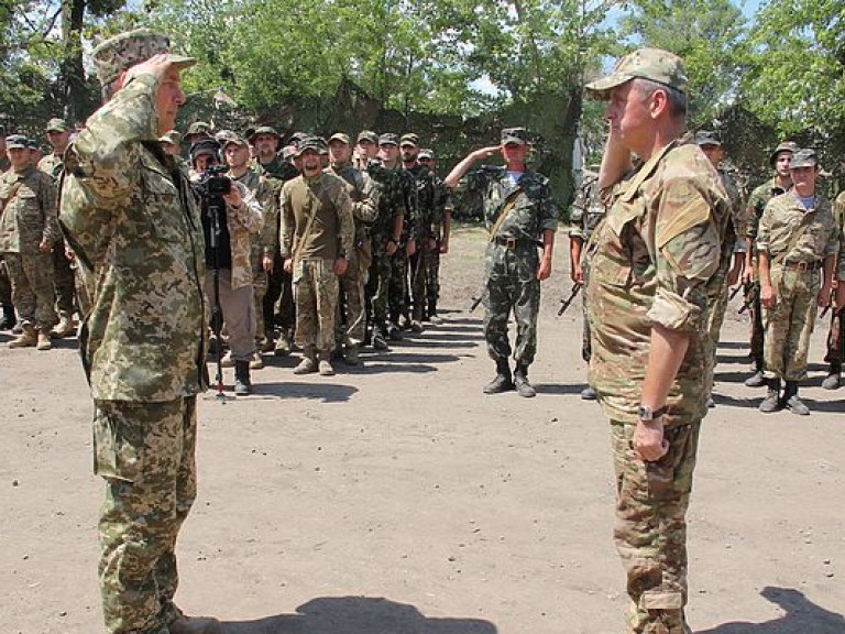 Контракт с Вооруженными силами Украины подписали 29,5 тысячи человек