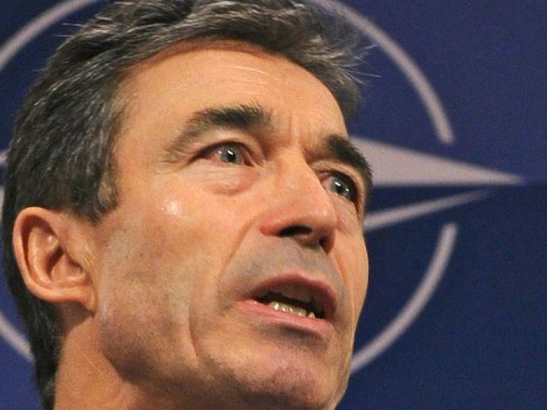 Порошенко назначил экс-генсека НАТО Расмуссена своим советником