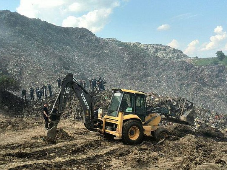 В ГСЧС не подтвердили информацию об обнаружении спасателя на Грибовицкой свалке