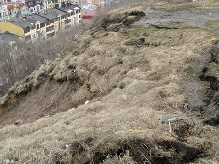 На свалке мусора под Львовом прекратили поиски спасателей