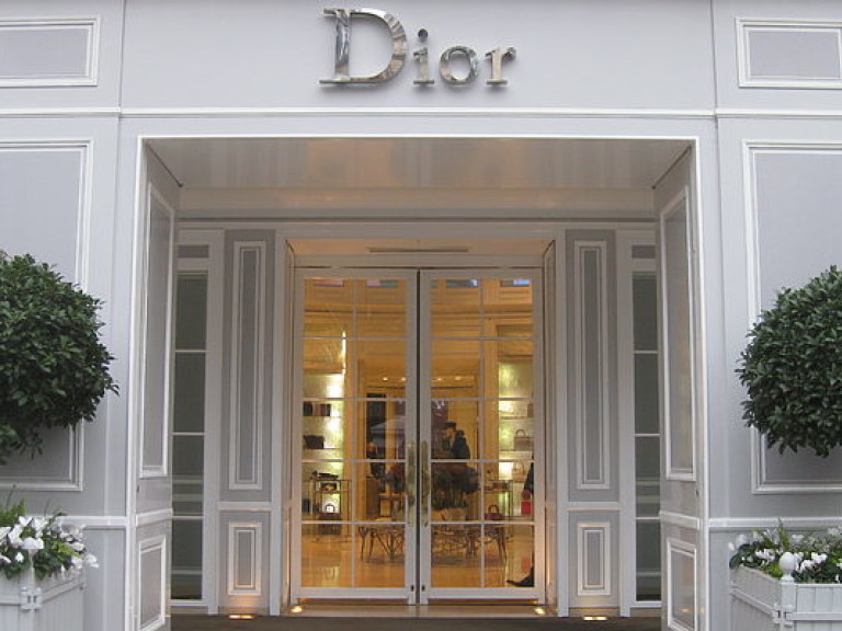 Белла Хадид стала лицом Dior (ФОТО)