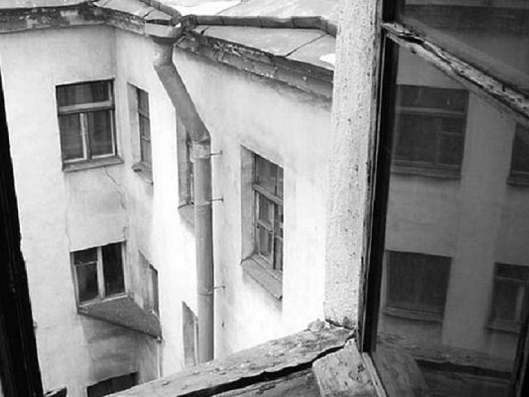 В Запорожье «герой-любовник» выпрыгнул из окна шестого этажа