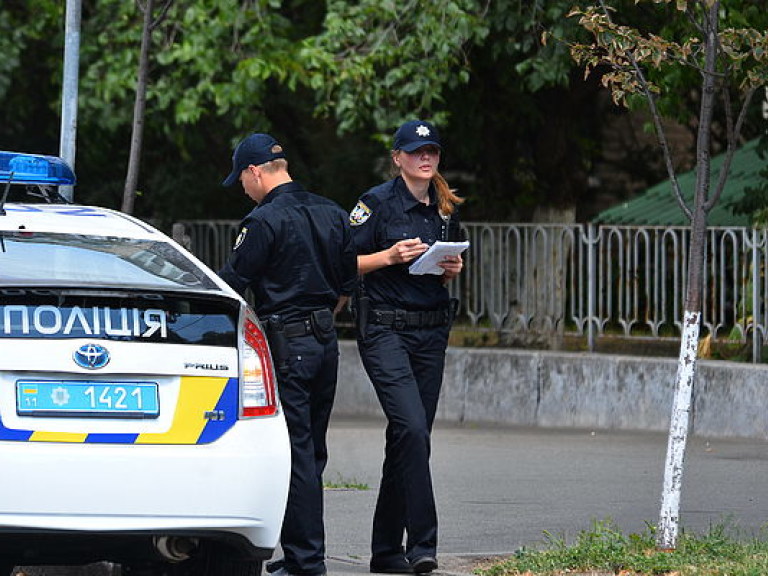 На Позняках в Киеве патрульные арестовали грабителя на ворованном велосипеде