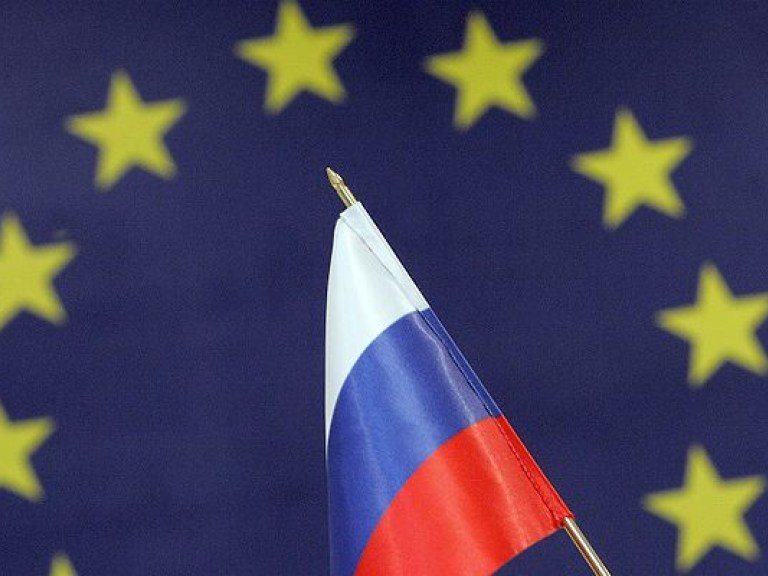 Эксперт: Франция пытается продемонстрировать ЕС свою особую позицию, и при этом не потерять связь с РФ