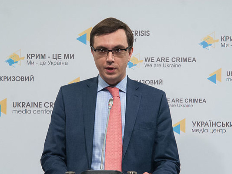 Омелян хочет привлечь немецких экспертов к ремонту украинских дорог