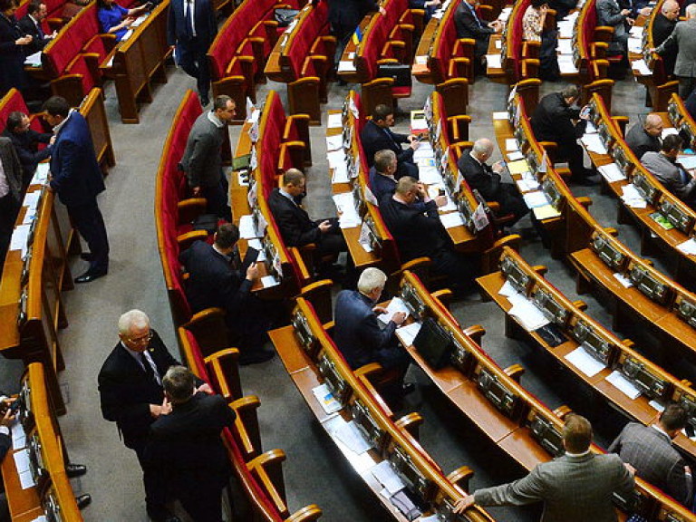 Верховная Рада начала  работу, в зале – 339 депутатов