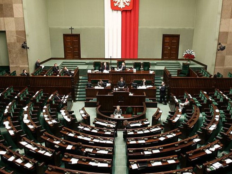 Польский сенат легализовал  «прослушку» граждан