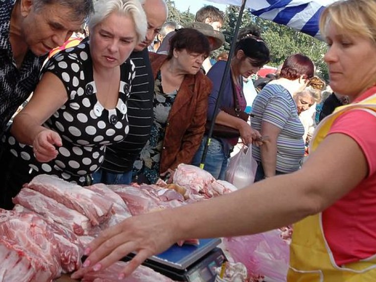 В Киеве продолжают работать ярмарки, несмотря на жару и запрет мэрии