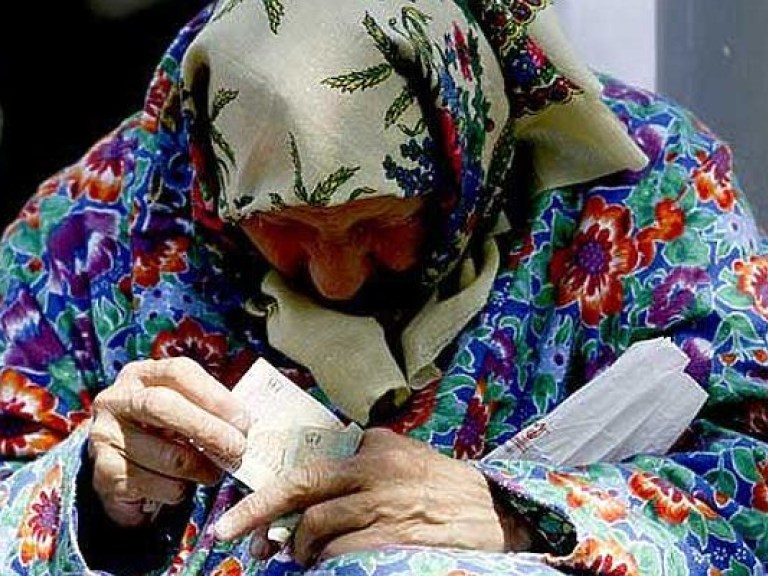 В Украине не только ветераны, но и пенсионеры находятся на грани бедности &#8212; политолог