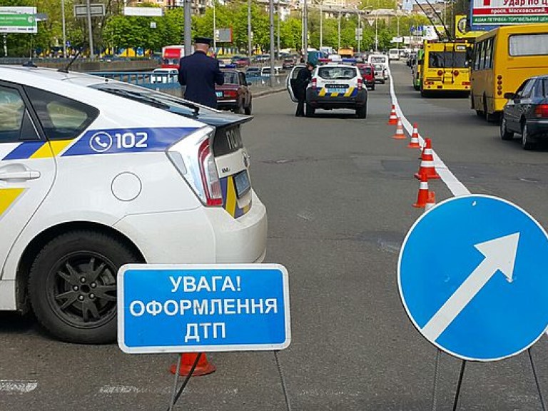 На Львовщине столкнулись ВАЗ и гужевая подвода: шесть взрослых и двое детей госпитализированы (ФОТО)