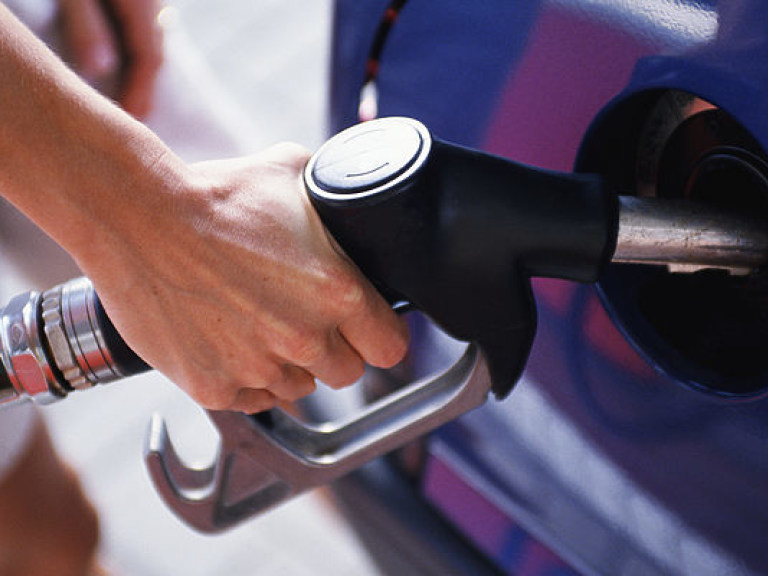 Показатели розничной продажи бензина в Киеве в мае снизились на 11,5%
