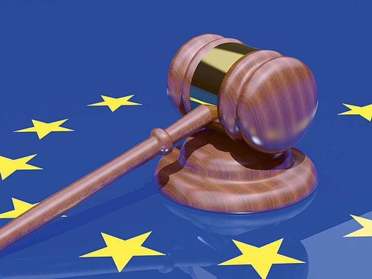 Большинство жителей центральной и северной Европы недовольны бюрократией Евросоюза и миграцией– политолог