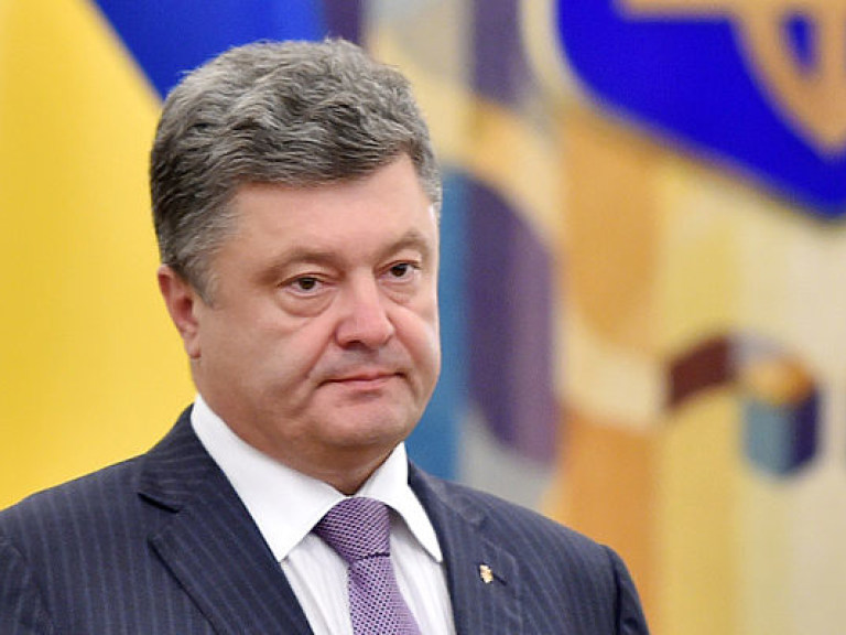 Порошенко подписал закон об изменении доли украиноязычных песен в эфире радио