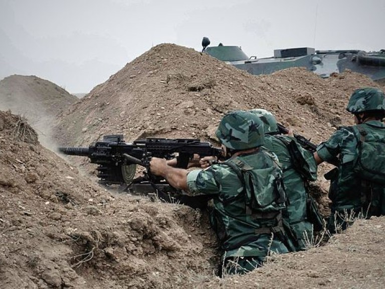 За сутки в зоне карабахского конфликта военные Армении нарушили перемирие 14 раз