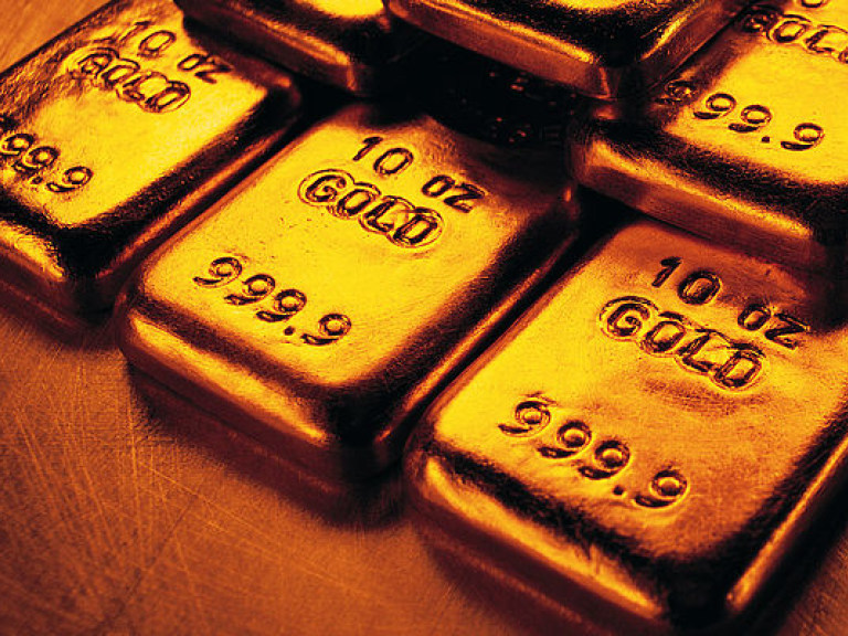 Мировые цены на золото поднялись до двухлетнего максимума