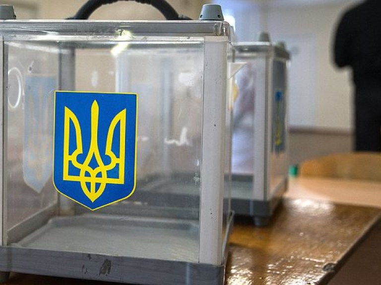 Дело на Онищенко свидетельствует о подготовке к досрочным выборам – политолог