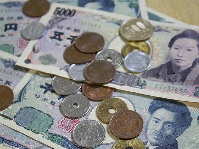 Японская валюта продолжает дорожать на фоне Brexit