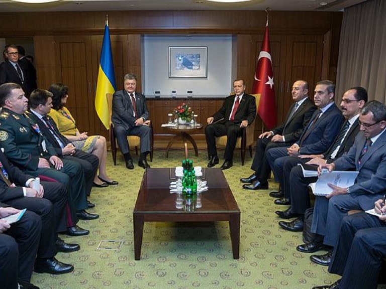 Порошенко и Эрдоган договорились провести Стратегический совет в Киеве