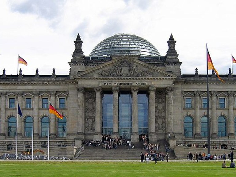 Парламент Германии ужесточил наказание за сексуальные домогательства