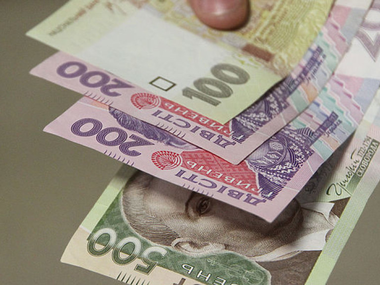 НБУ установил официальный курс на уровне  24,81 грн за доллар