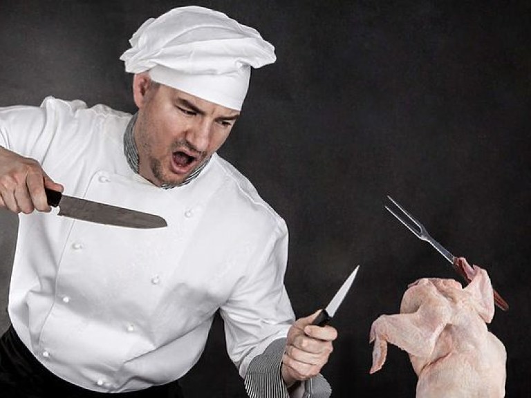 В Великобритании уволили шеф-повара за добавление мяса в вегетарианские блюда (ФОТО)